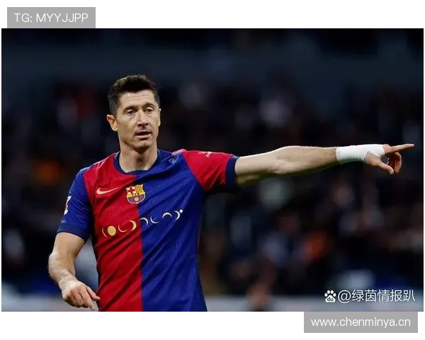 拜仁防线压上成瘾，身后空当频现或影响争冠走势